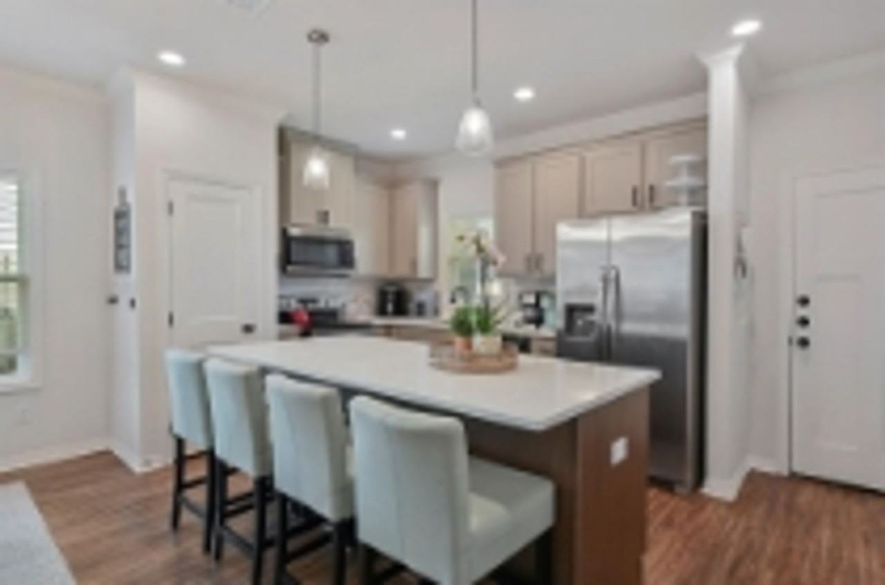 416 Edward St - Photo 6 of 14