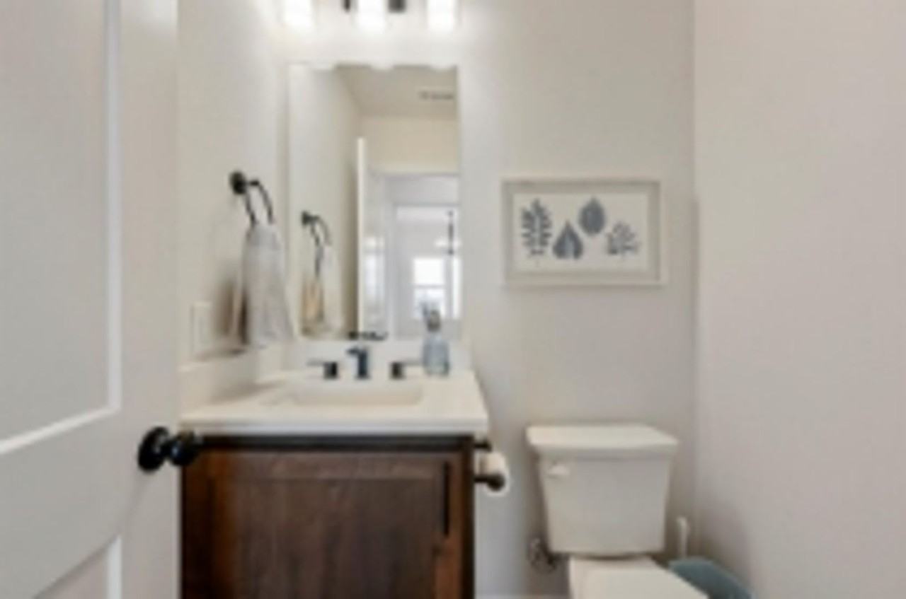 416 Edward St - Photo 7 of 14