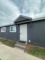 featured image of 2647 Pear St