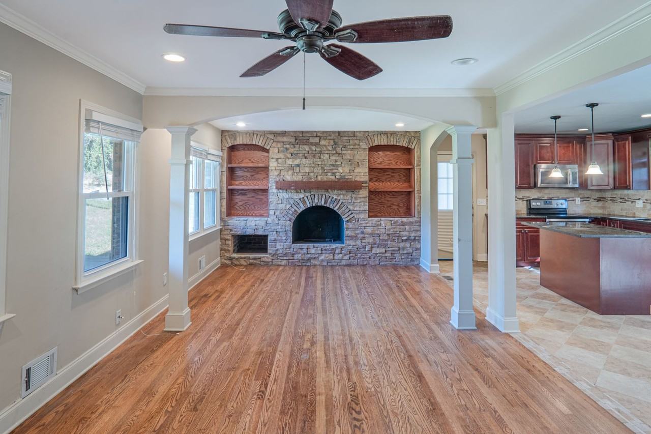 1892 Bells Ferry Rd - Photo 6 of 15