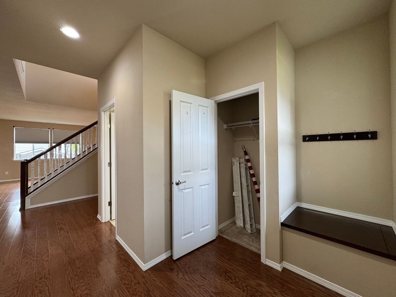 8407 72nd Pl Ne - Photo 4 of 50