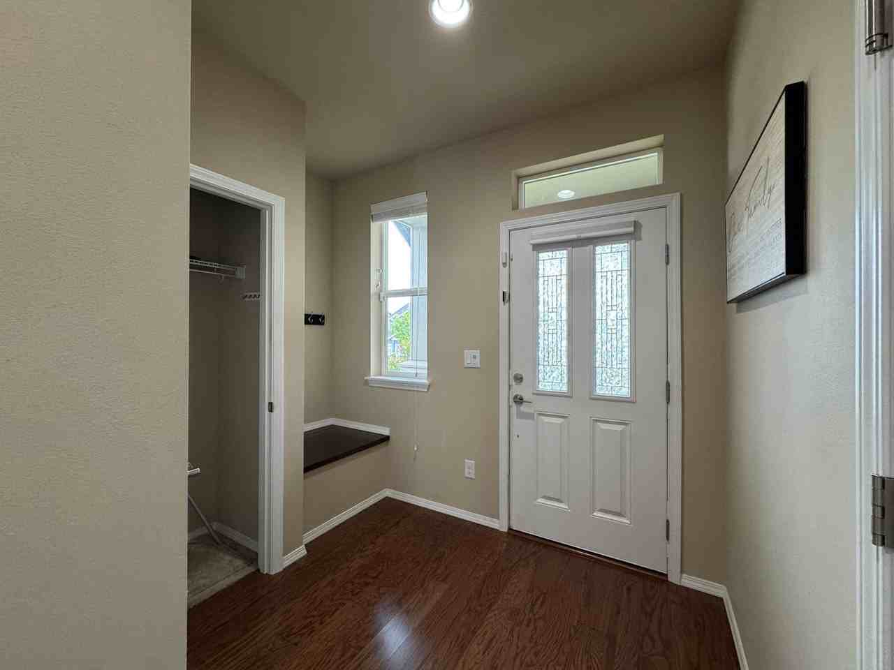 8407 72nd Pl Ne - Photo 6 of 50