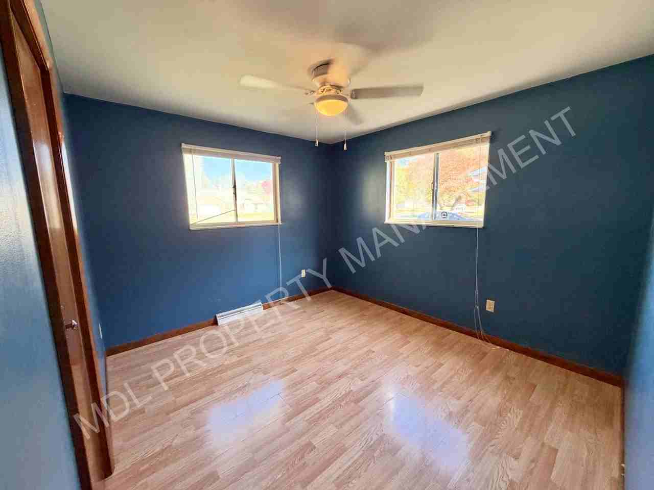 5583 Weiss St - Photo 6 of 15