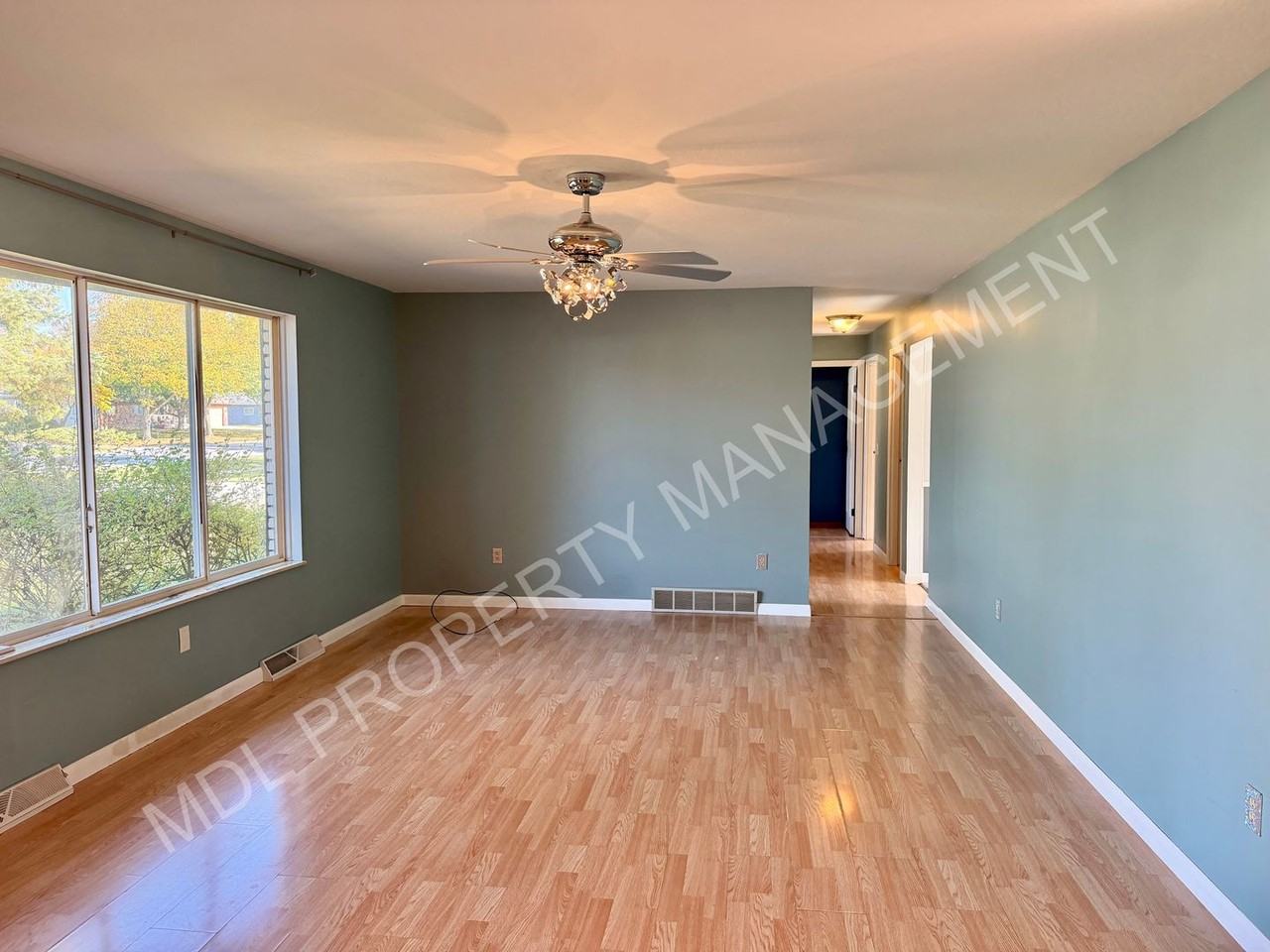 5583 Weiss St - Photo 7 of 15