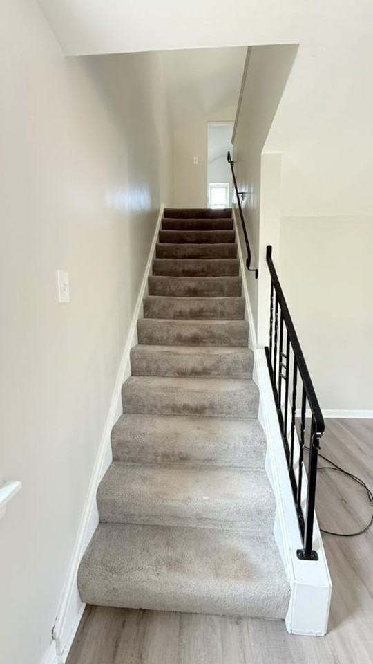 964 Elizabeth St - Photo 7 of 33