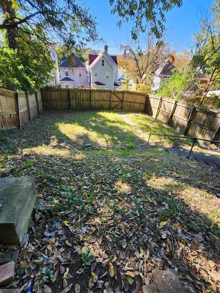 2731 Merwyn Ave - Photo 3 of 28