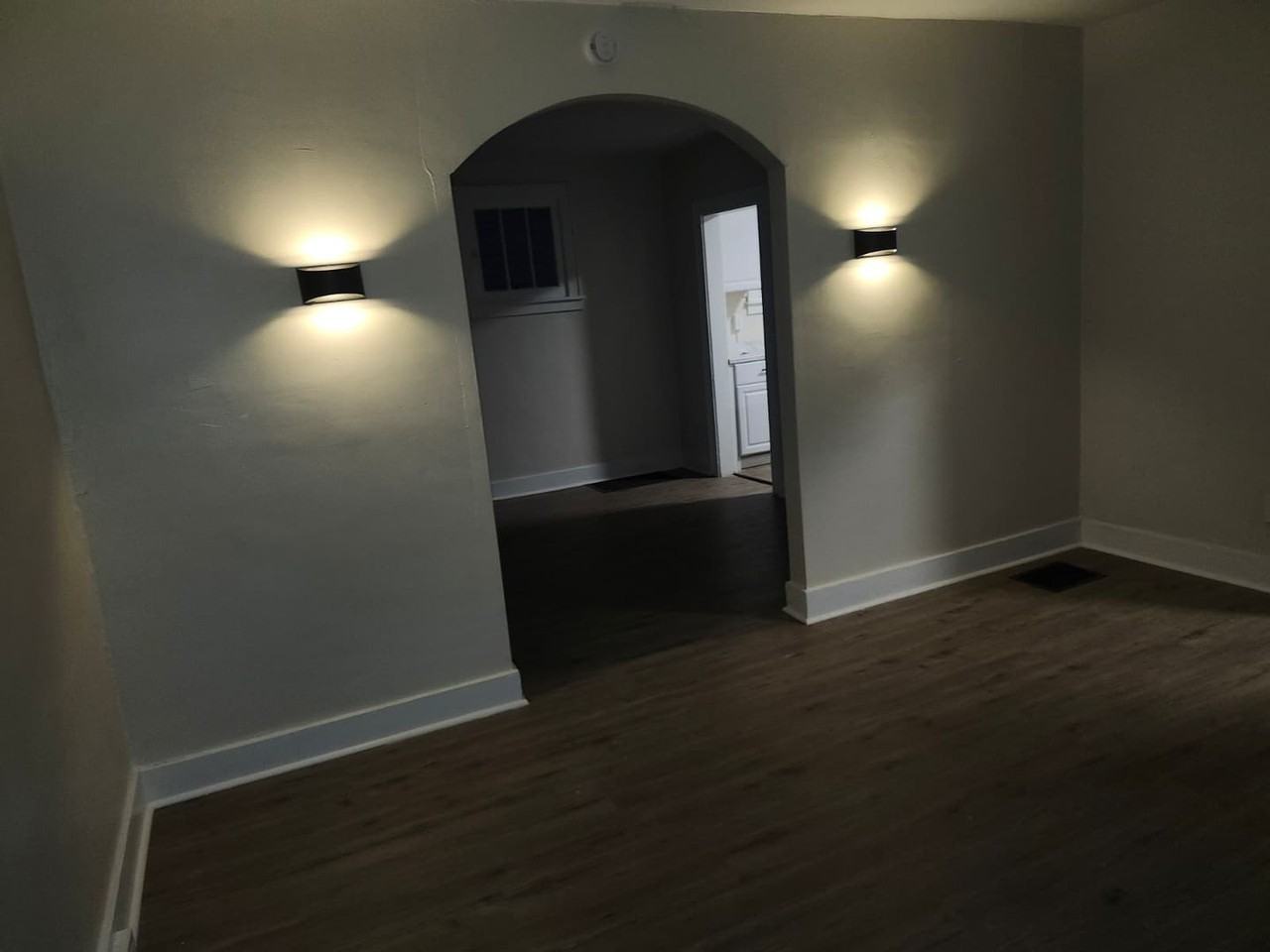 2731 Merwyn Ave - Photo 5 of 28