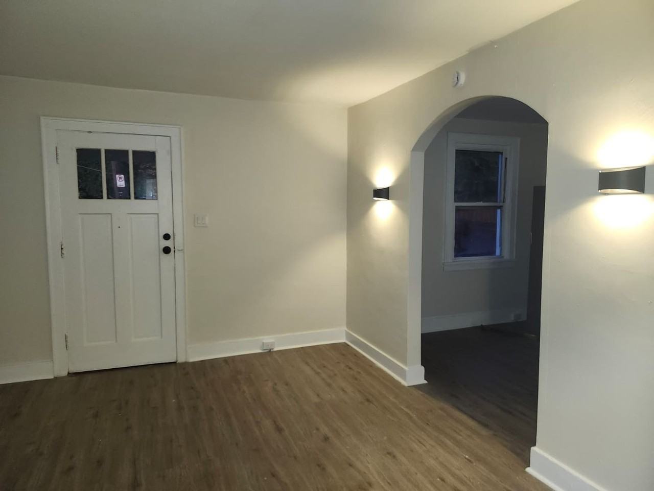 2731 Merwyn Ave - Photo 6 of 28