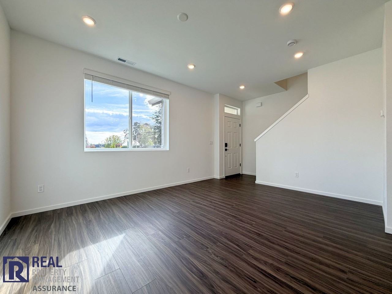 521 Upland Ave - Photo 2 of 21