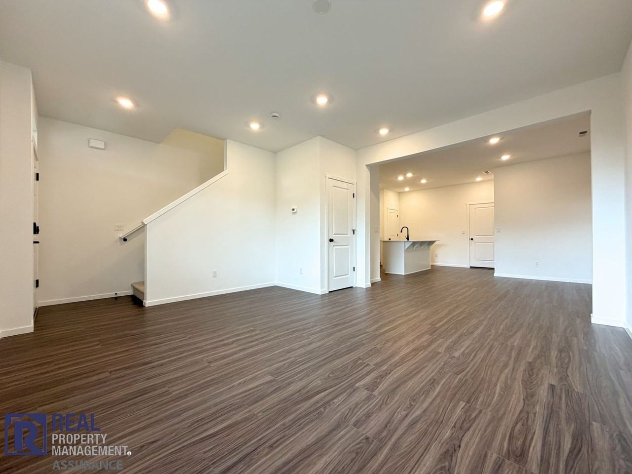 521 Upland Ave - Photo 3 of 21