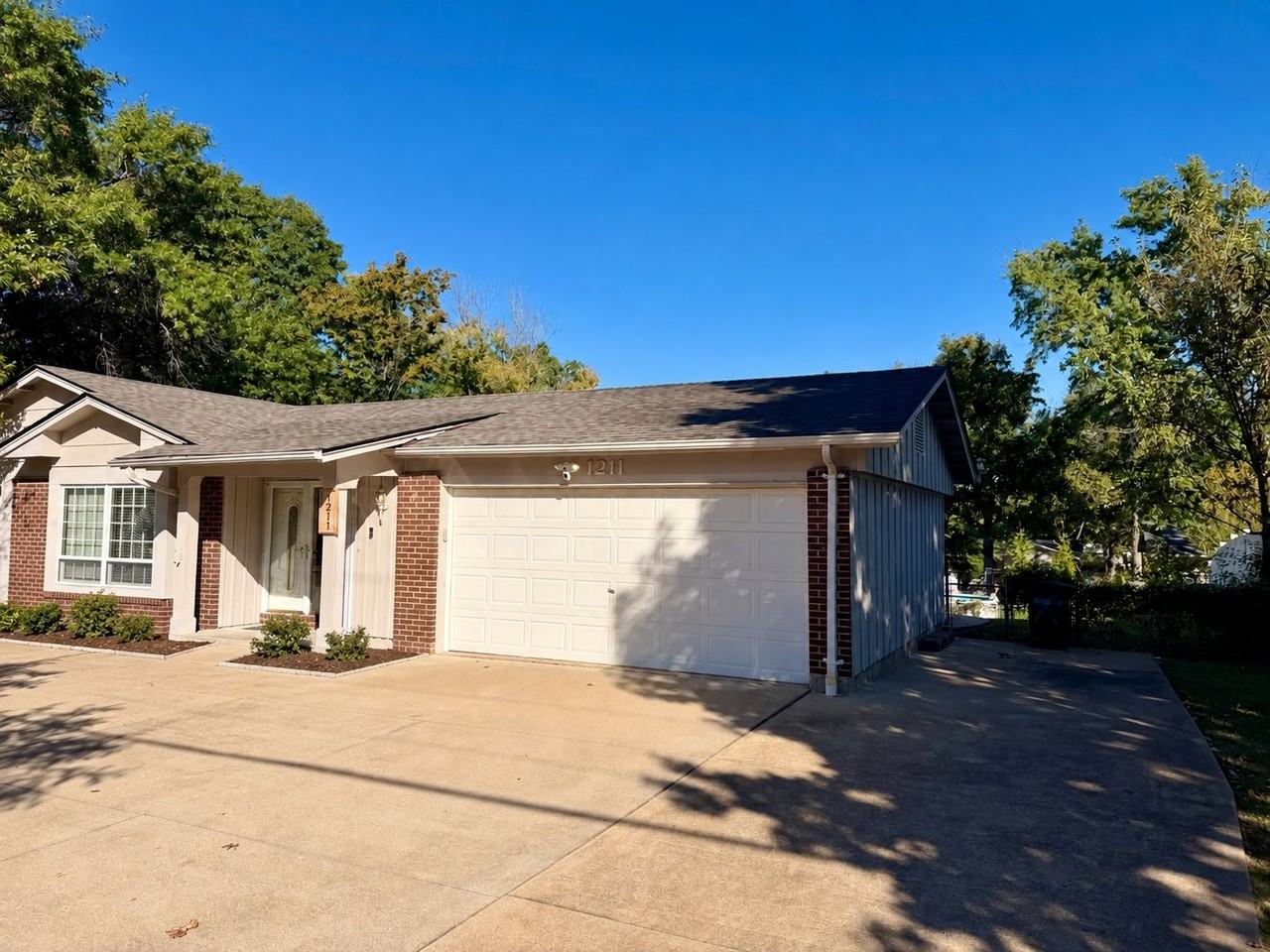 1211 Big Bend Rd - Photo 3 of 30