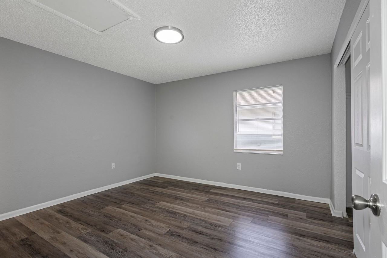 Palm Square Homes - Photo 3 of 9