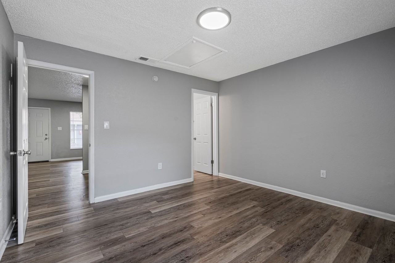 Palm Square Homes - Photo 4 of 9