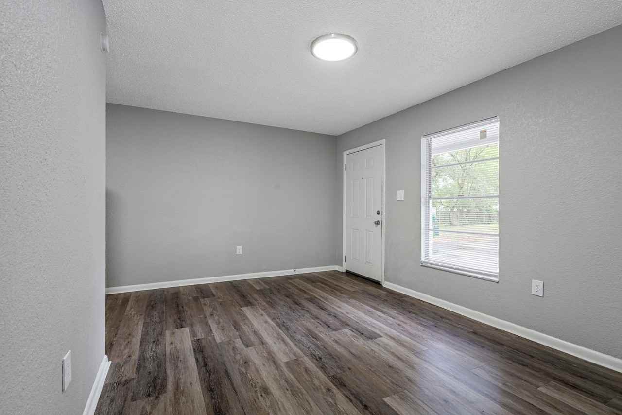 Palm Square Homes - Photo 6 of 9