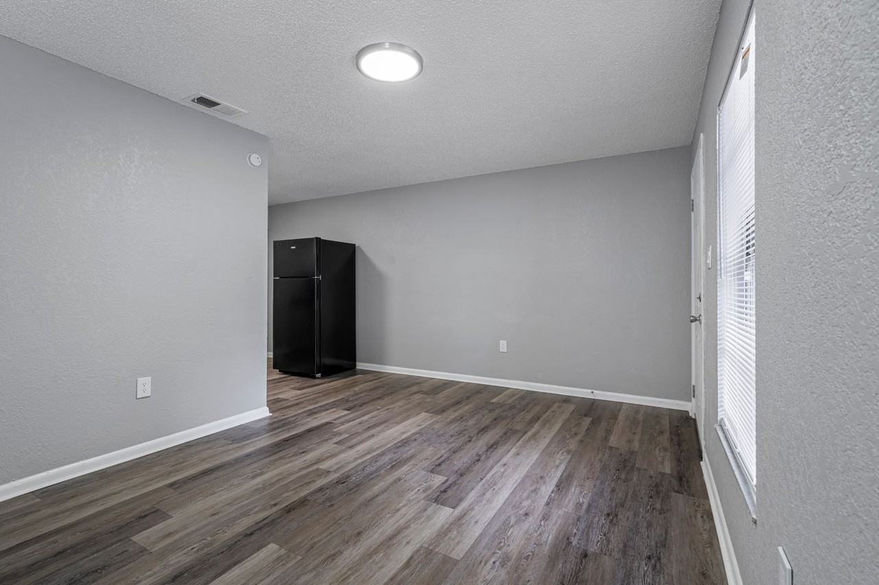 Palm Square Homes - Photo 7 of 9