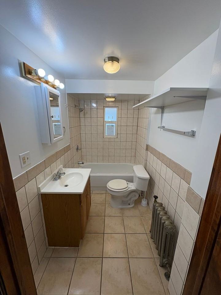 362 Fisher St #2R - Photo 6 of 10