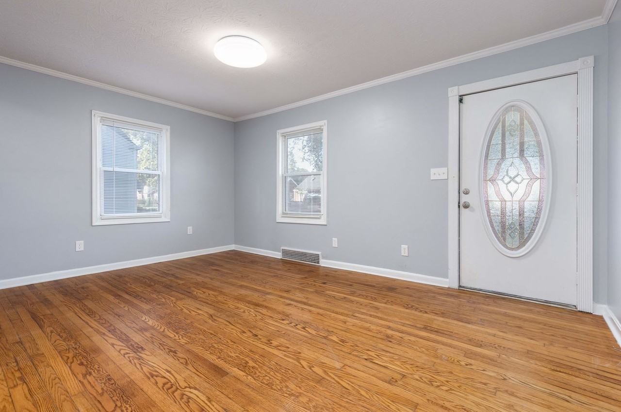 4103 S Brook St - Photo 4 of 21