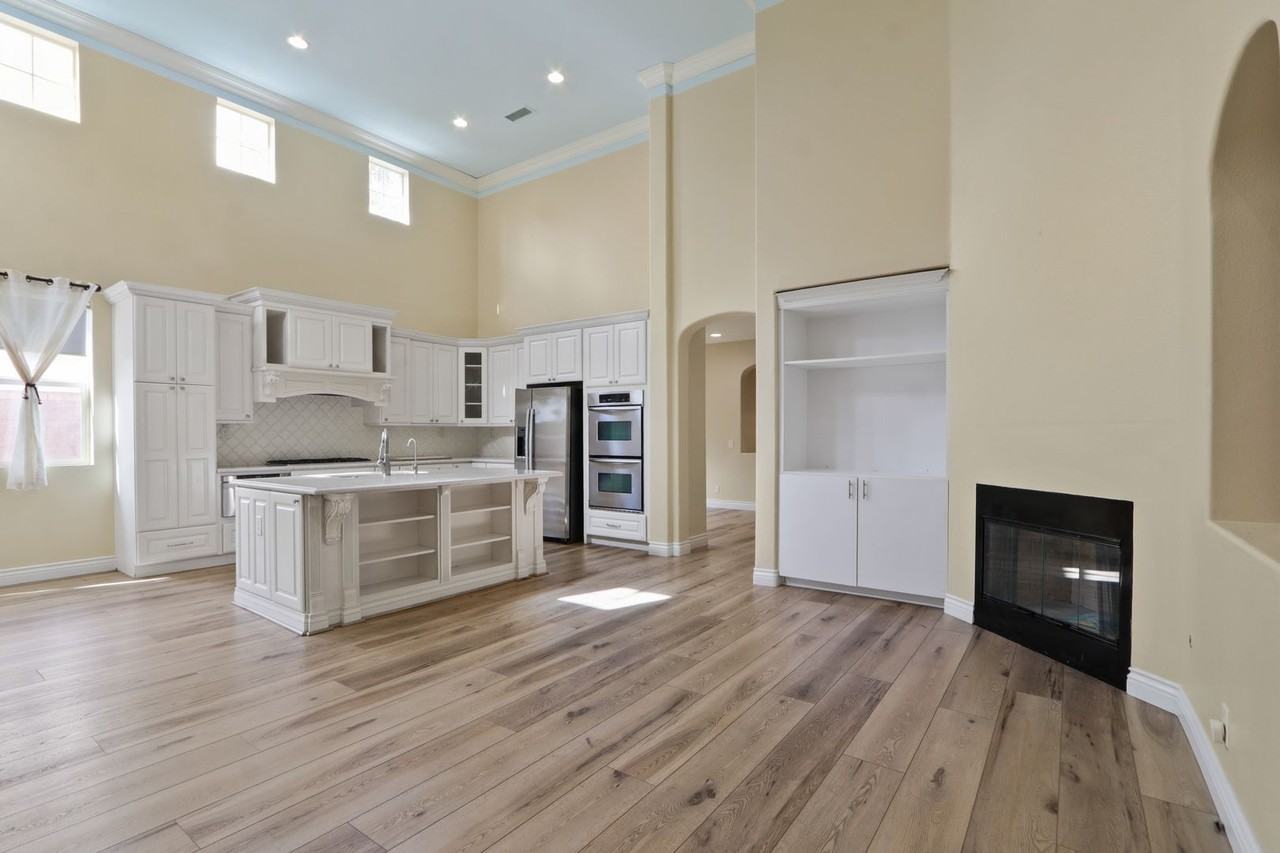 1472 Voyager Dr - Photo 2 of 20