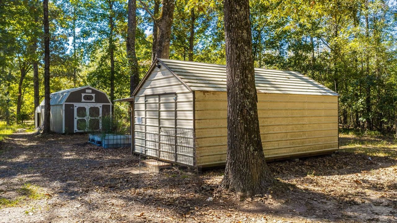 1636 Seaton Rd - Photo 4 of 34