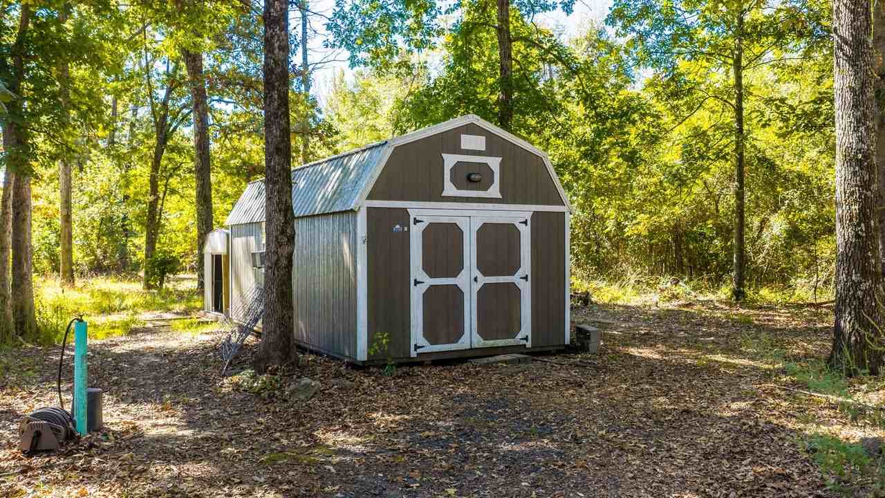 1636 Seaton Rd - Photo 5 of 34