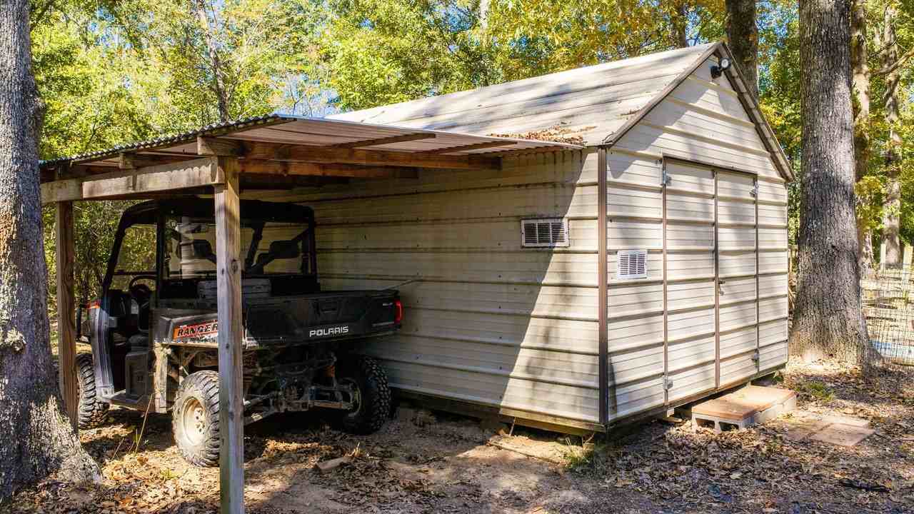 1636 Seaton Rd - Photo 6 of 34