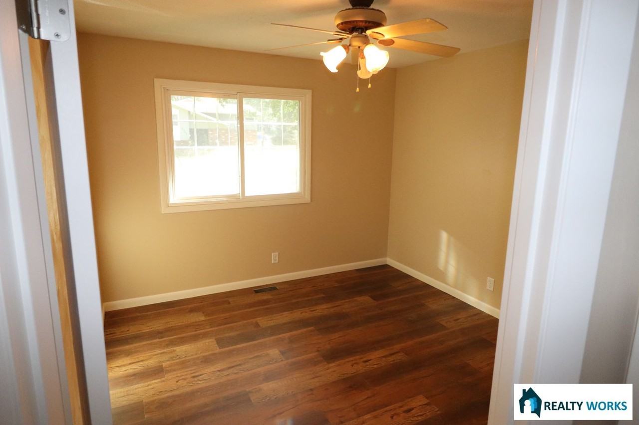 5742 Otoe St - Photo 3 of 4