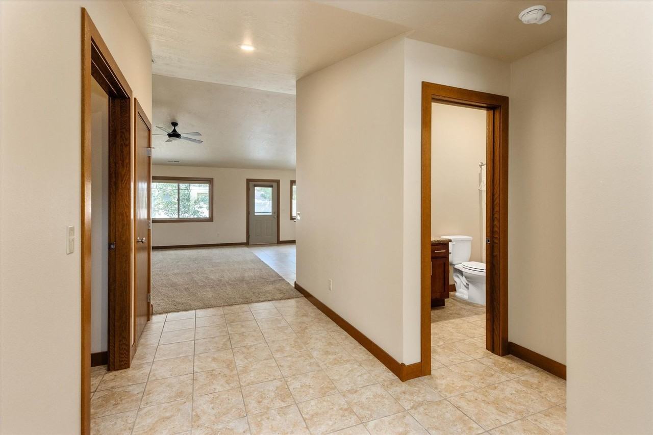 5933 Foxtail Loop W - Photo 3 of 29