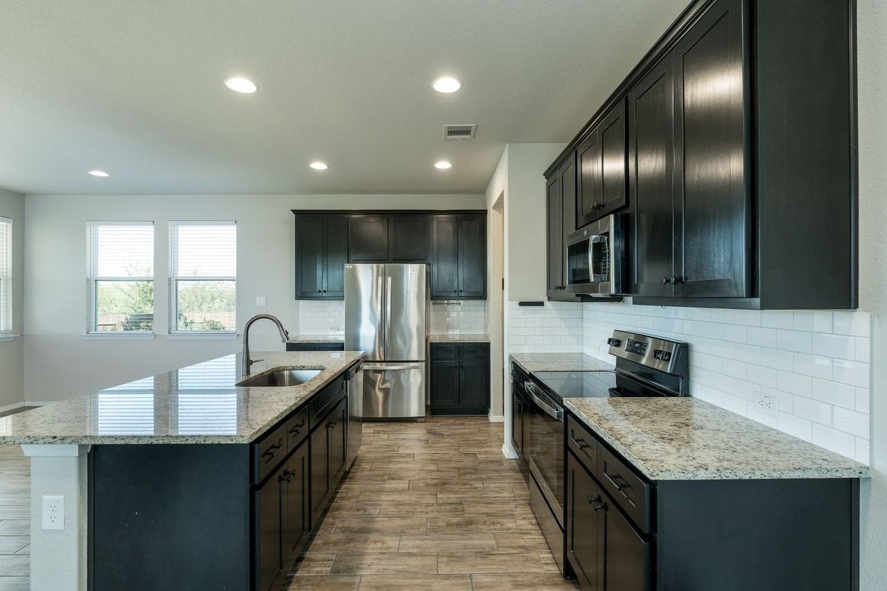 236 Blue Agate Ct - Photo 4 of 21