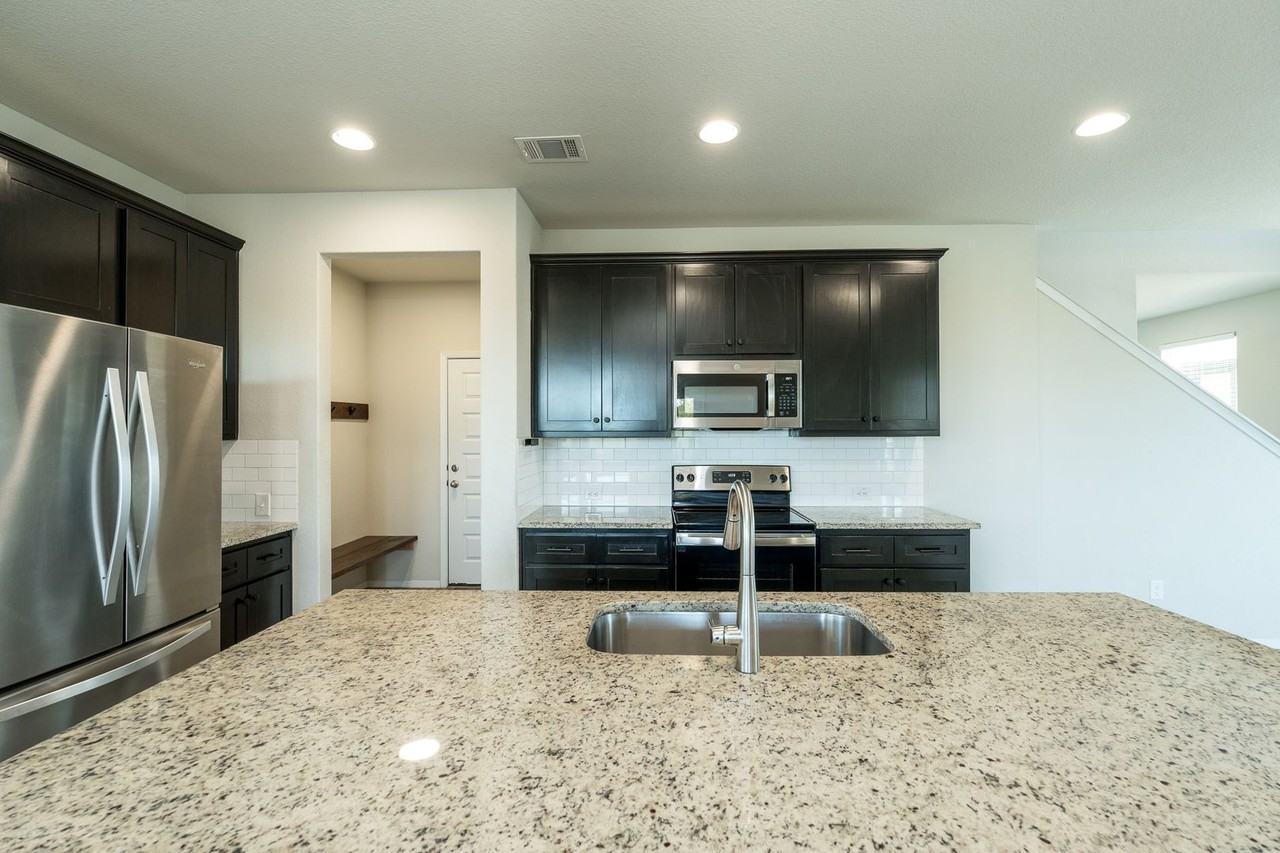 236 Blue Agate Ct - Photo 5 of 21