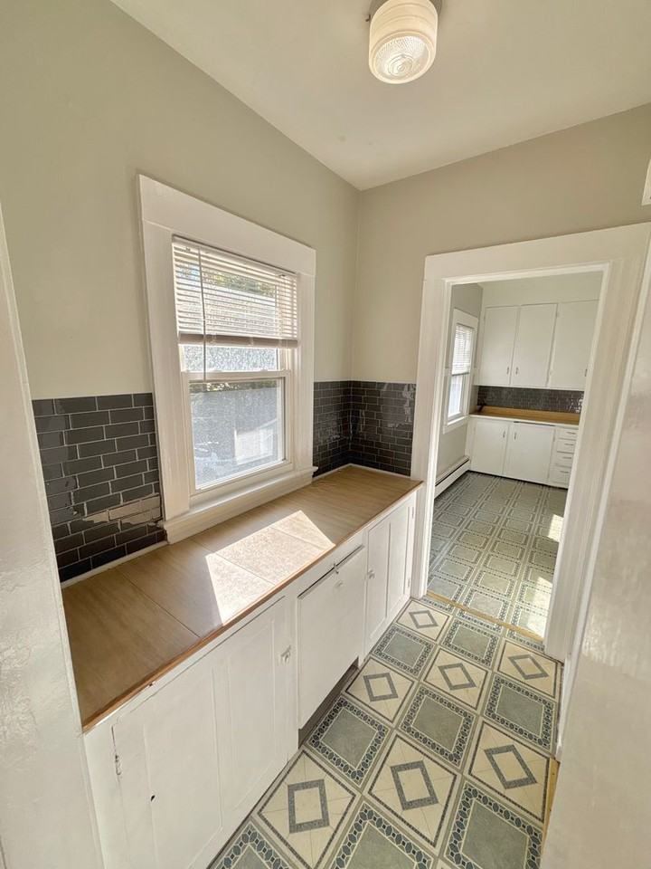 1107 1107 - 1109 Monroe ave - Photo 3 of 18