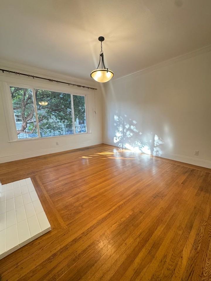 164 Parnassus Ave - Photo 5 of 21
