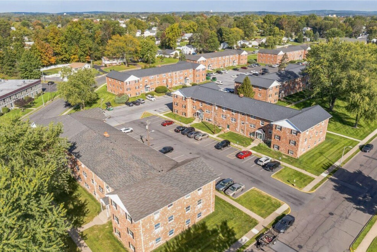 Quakertown West Apartments - Photo 2 of 14