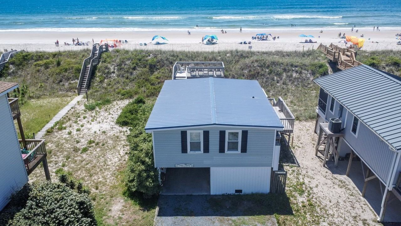 3794 Island Dr - Photo 4 of 29