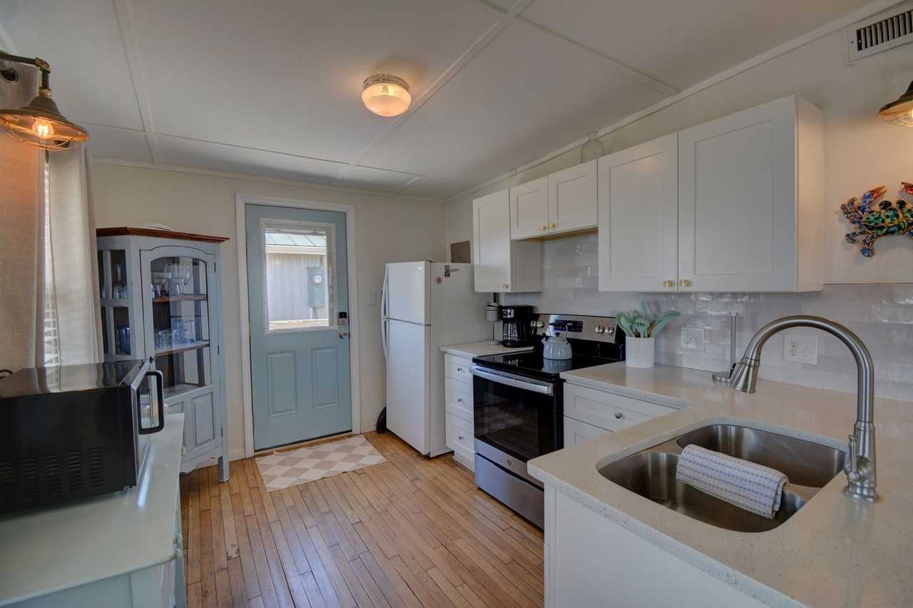 3794 Island Dr - Photo 7 of 29