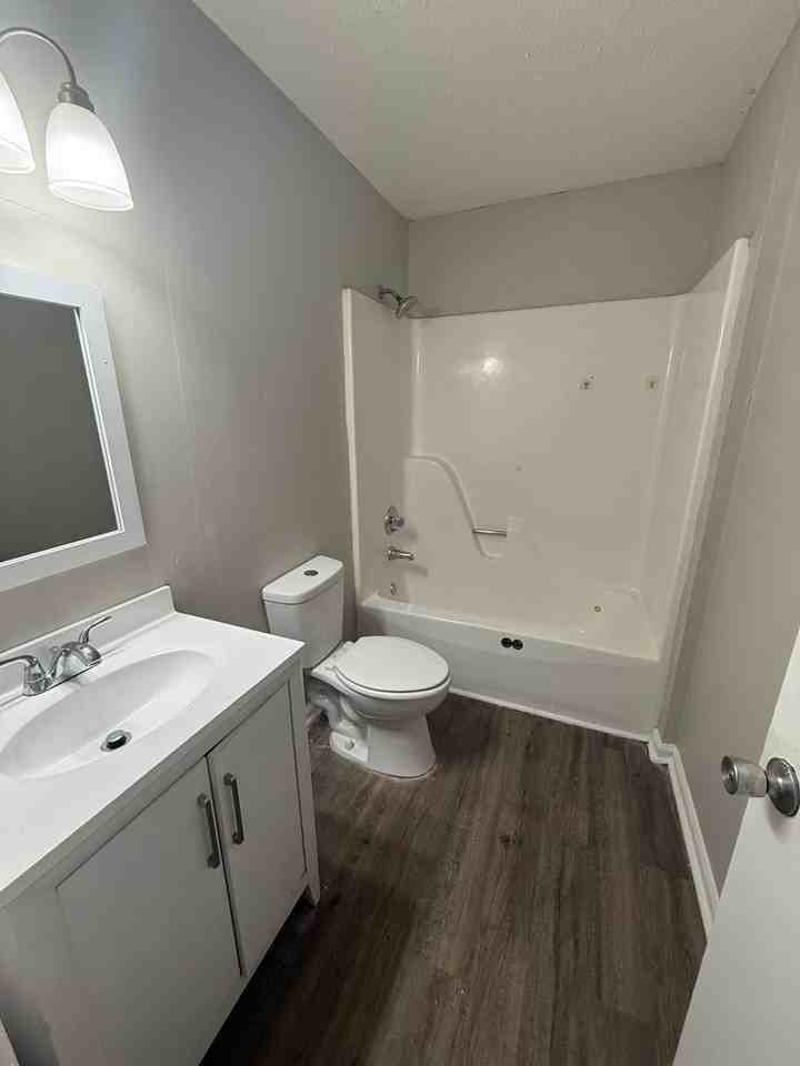802 Riviera Dr - Photo 2 of 6