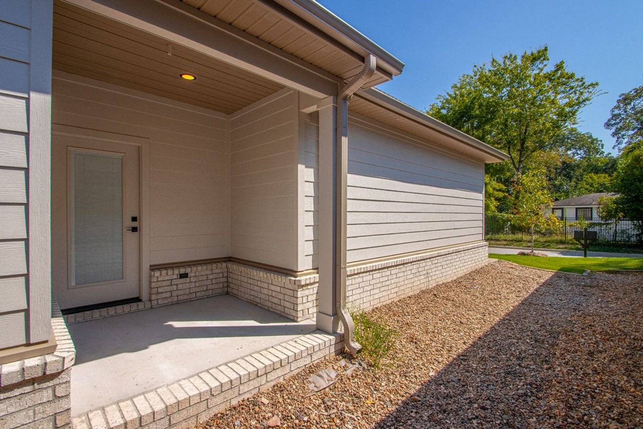 420 Gardens Ln - Photo 6 of 39
