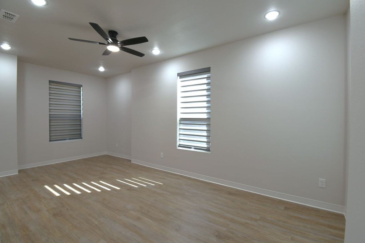 1208 E Earle St - Photo 4 of 31