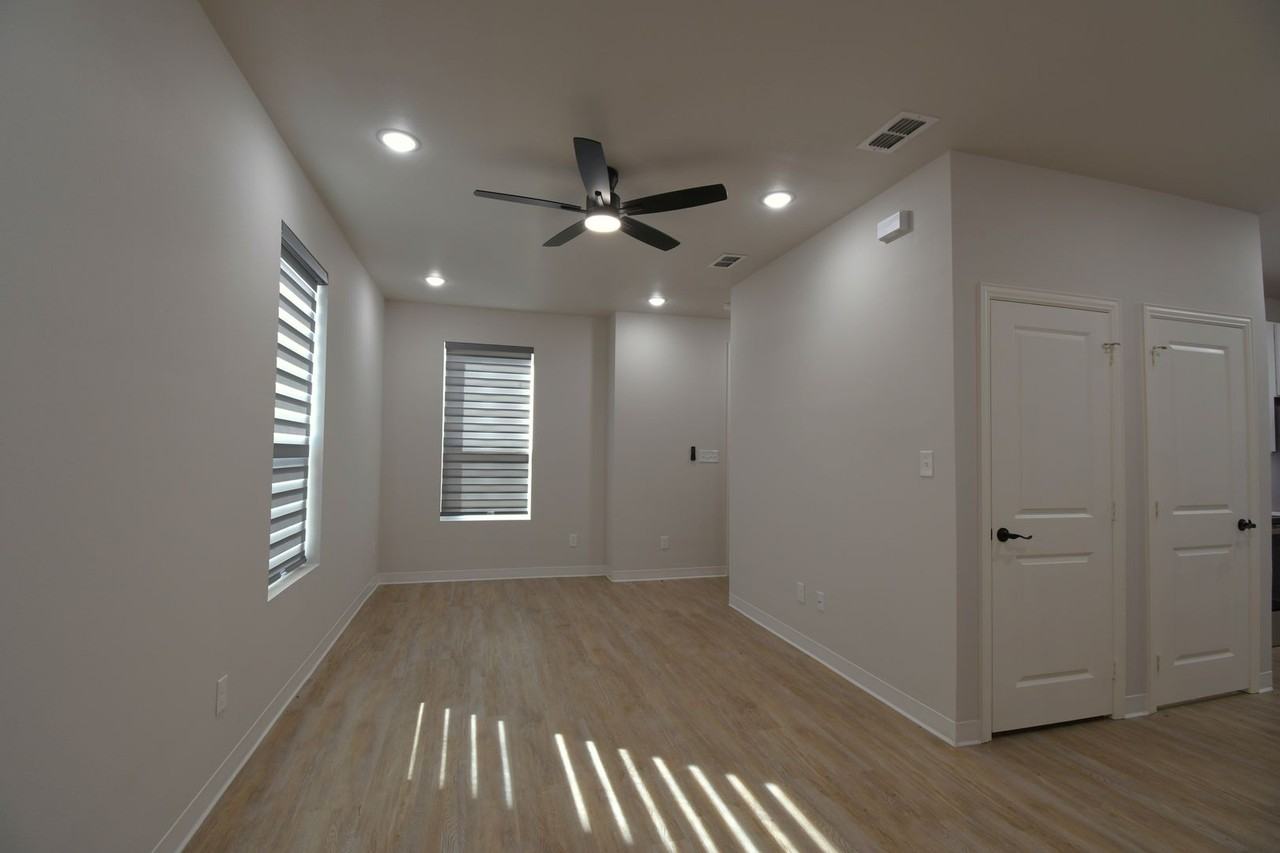1208 E Earle St - Photo 6 of 31