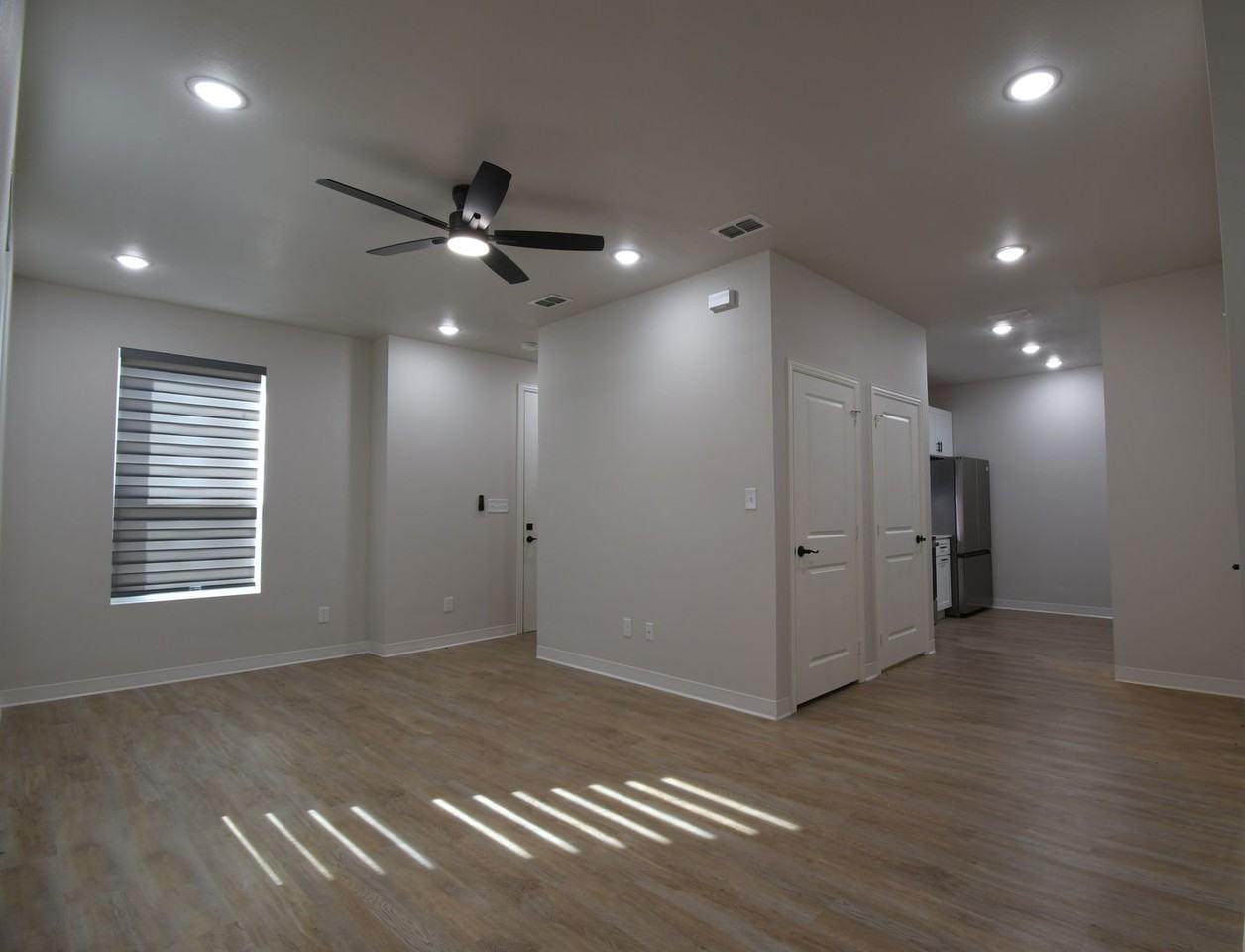 1208 E Earle St - Photo 7 of 31