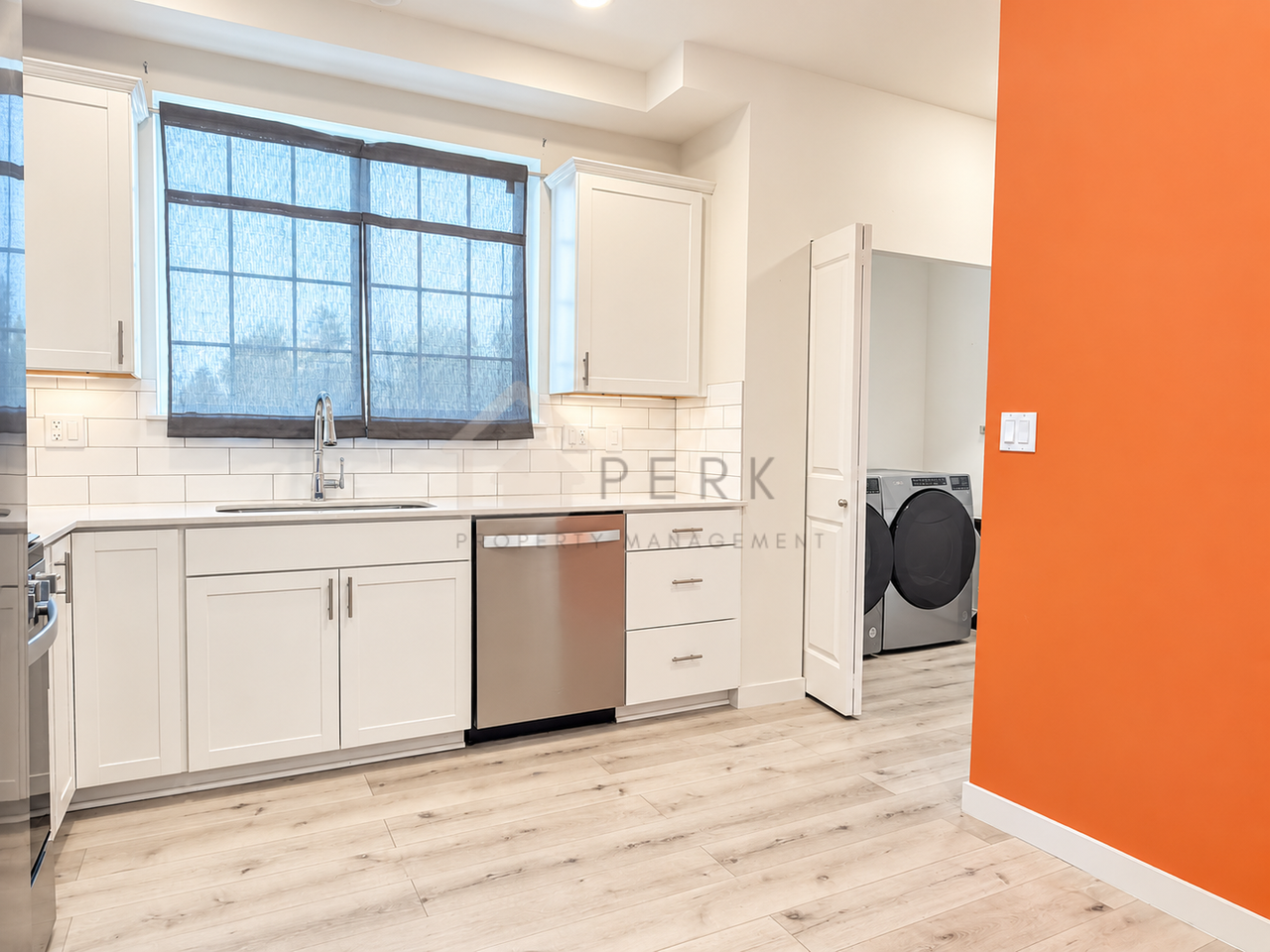 334 9th Ave Se - Photo 5 of 17