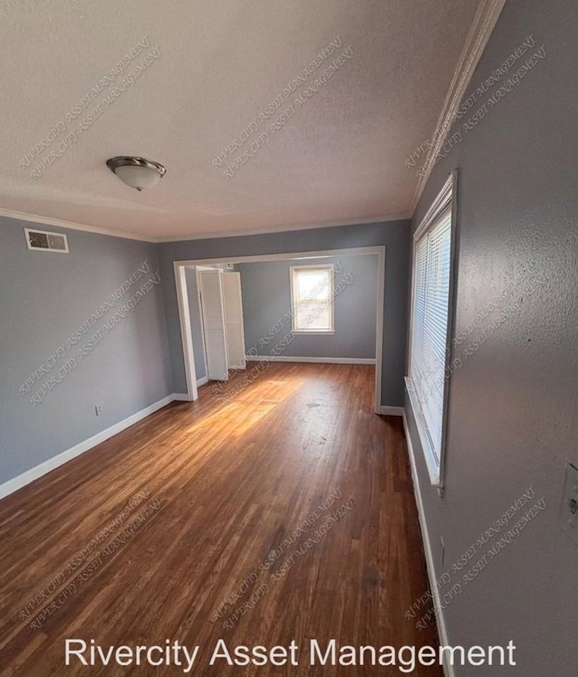 3237 Harris Ave - Photo 3 of 11