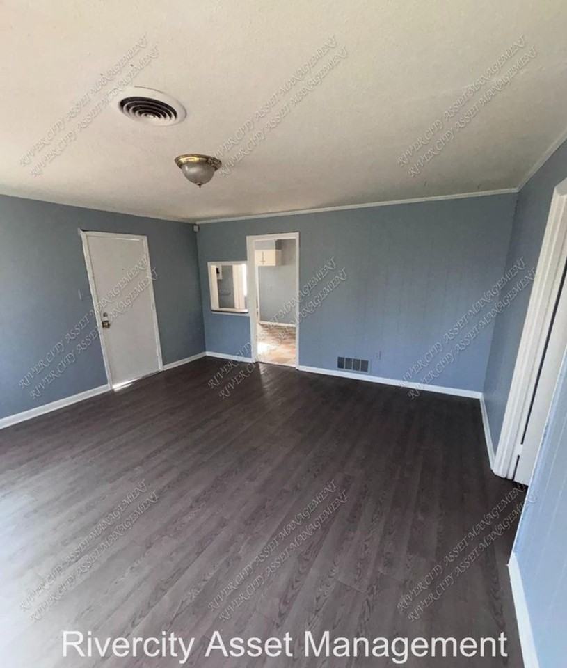 3237 Harris Ave - Photo 4 of 11
