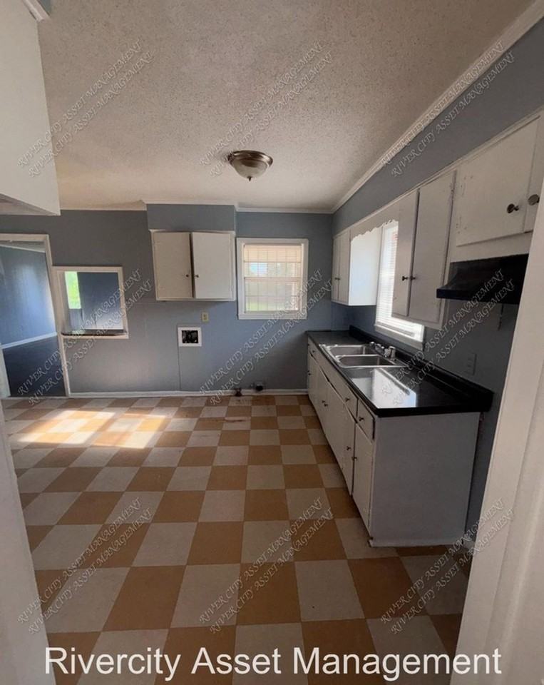 3237 Harris Ave - Photo 6 of 11