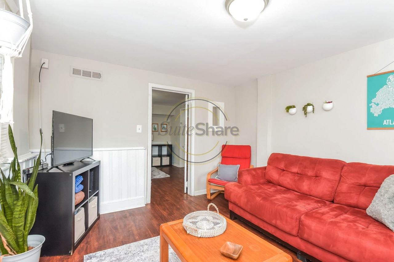 938 Berne St Se - Photo 4 of 15