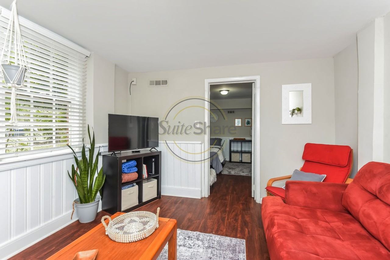 938 Berne St Se - Photo 5 of 15