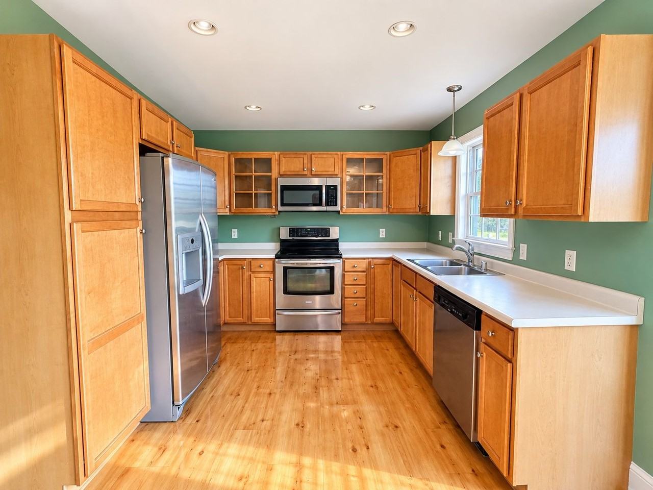 93 Winterbell Dr - Photo 3 of 32