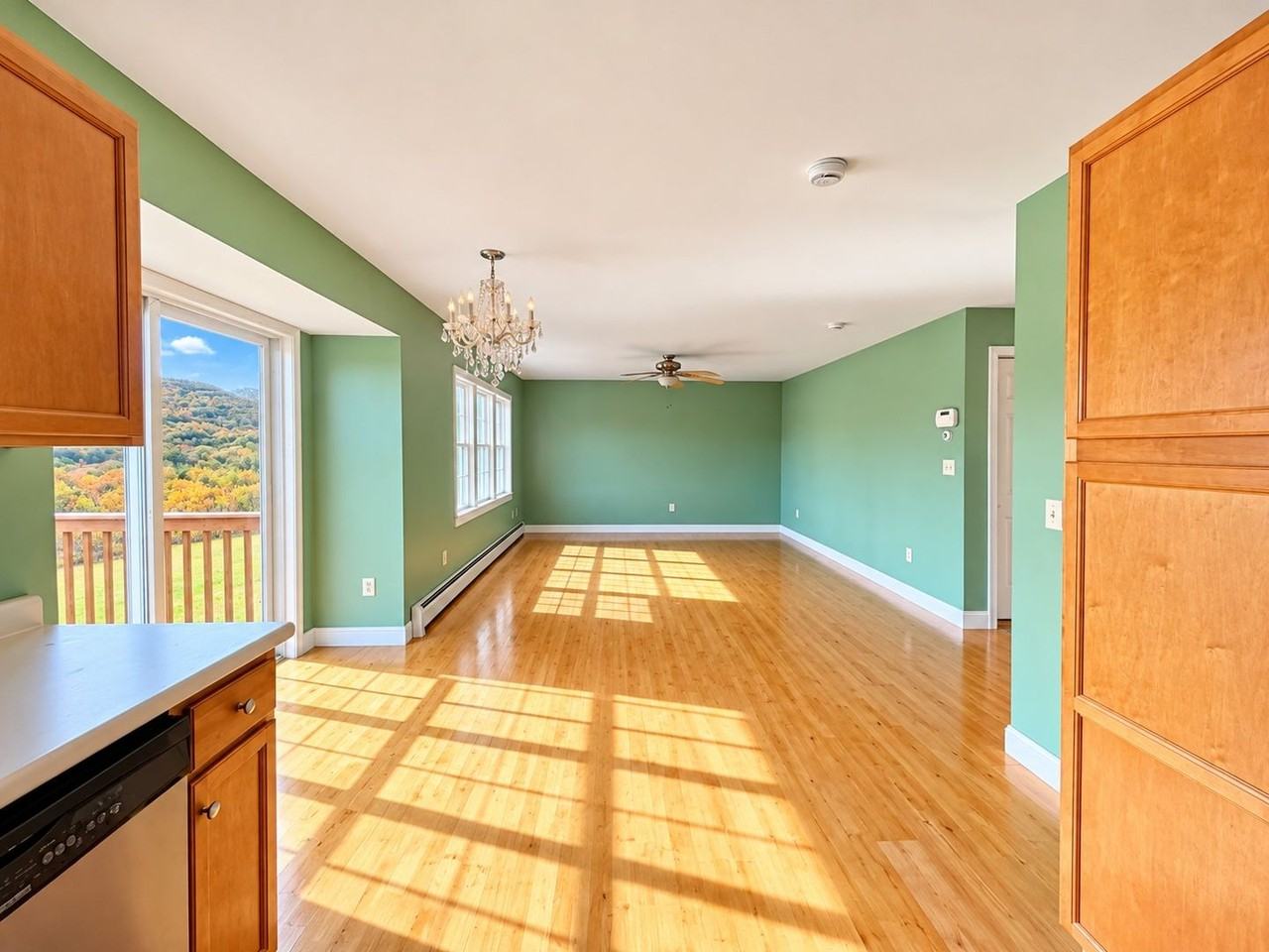 93 Winterbell Dr - Photo 4 of 32