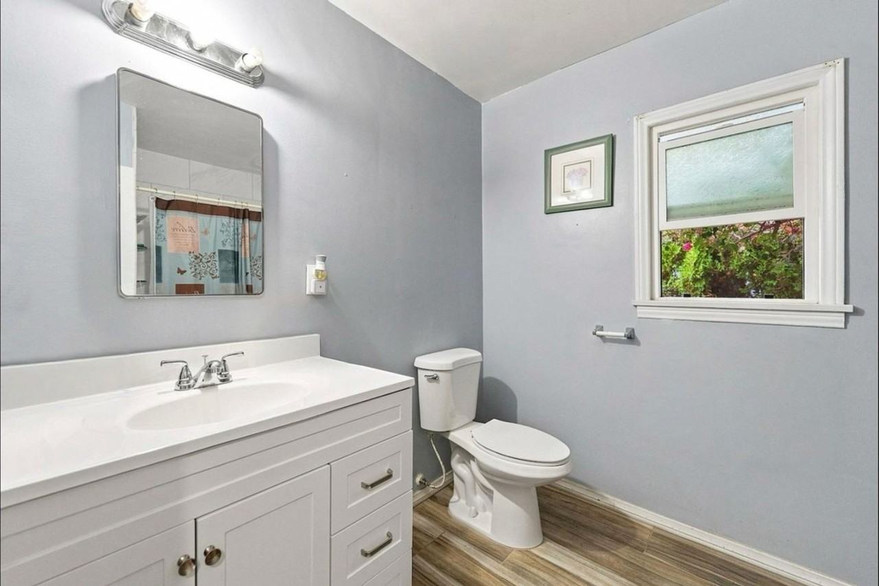 831 W George St - Photo 4 of 11