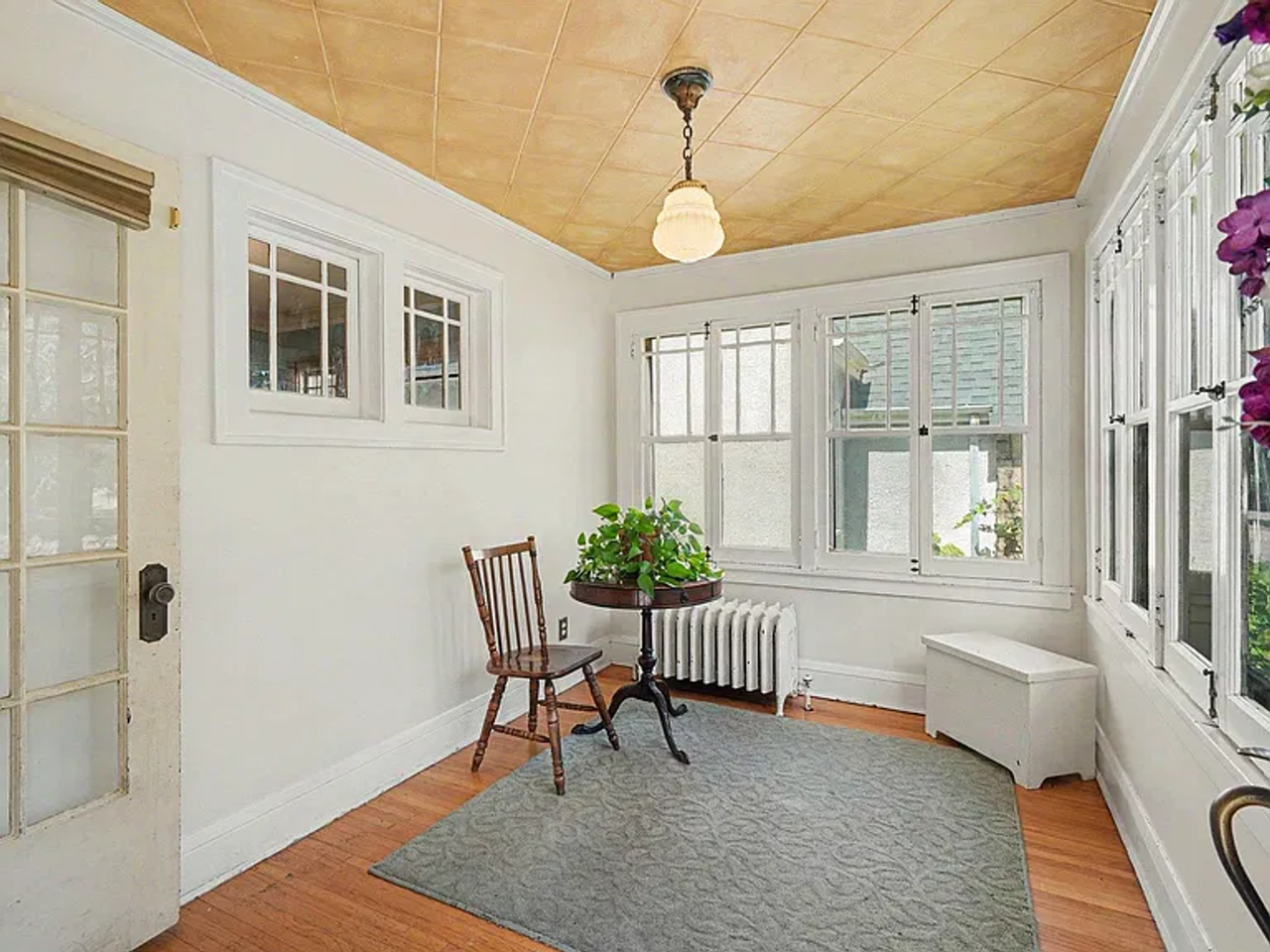 3855 Sheridan Ave N - Photo 3 of 29