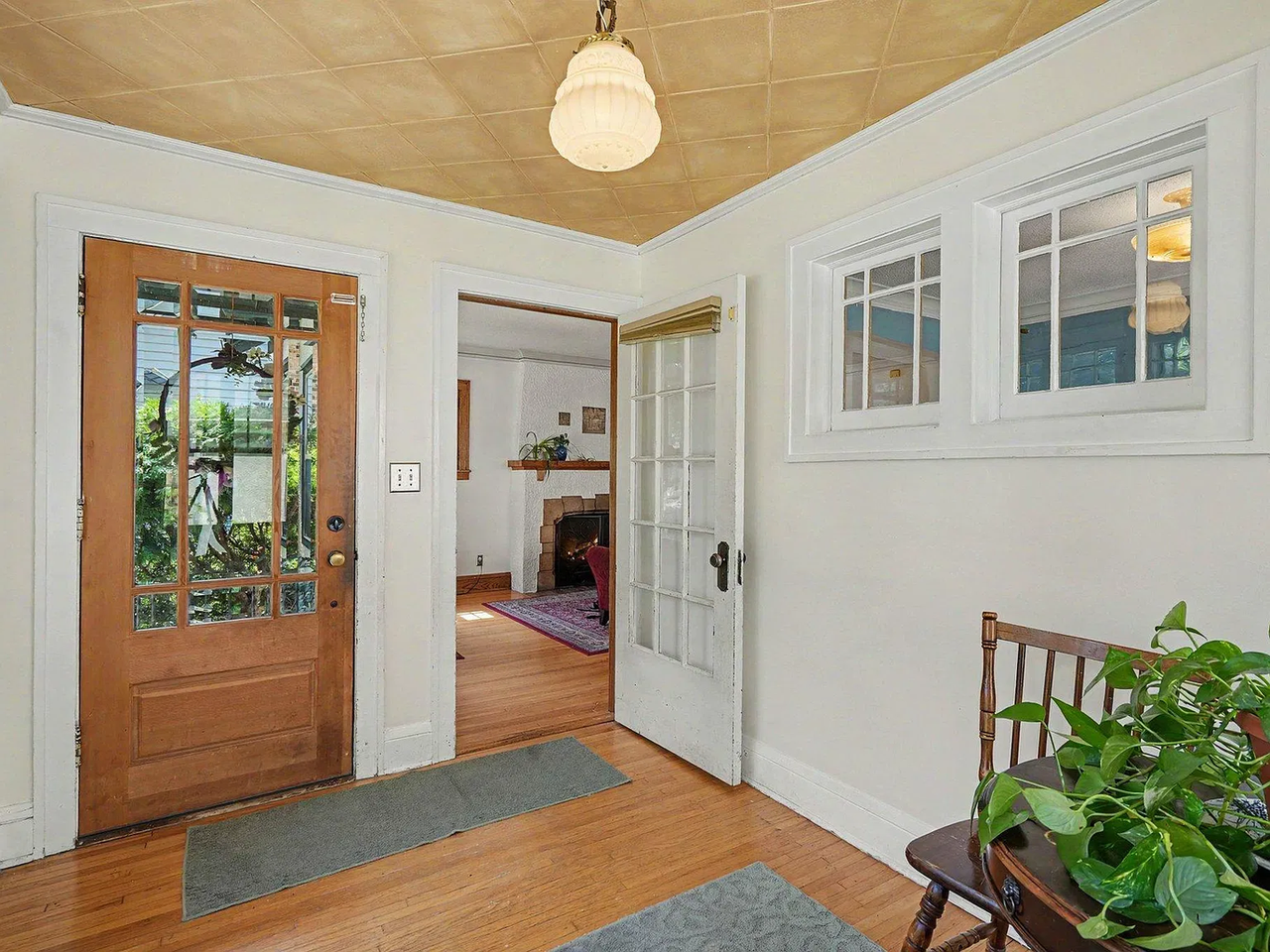 3855 Sheridan Ave N - Photo 4 of 29